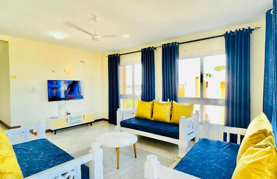Elna'S Nyali - Work & Unwind - Pool, Sea Views, Ac & Fast Wi-Fi-1